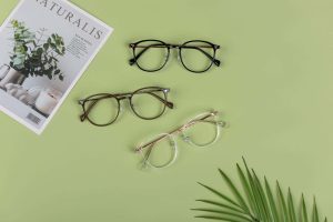 Xu hướng gọng kính titan 2026 với thiết kế nhẹ, thanh lịch và hiện đại