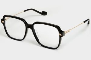 Mẫu kính Oversized bản to thời trang giúp che phủ diện tích lớn và cân bằng tỷ lệ cho người có khuôn mặt dài.